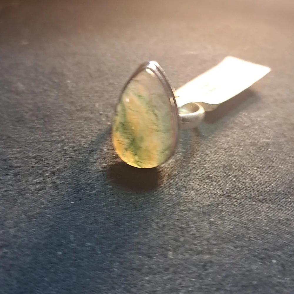 Moss Agate Elegant Silver and Green Stone Ring - Picture 2 of 3